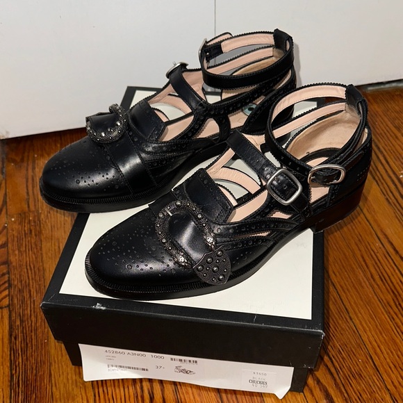 Gucci Black Women's Flats with Buckle Accents - Picture 1 of 8